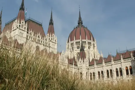Discover the treasures of Hungary on the motorway with an e-vignette!